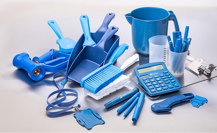 Artykuły w kolorze niebieskim i białym